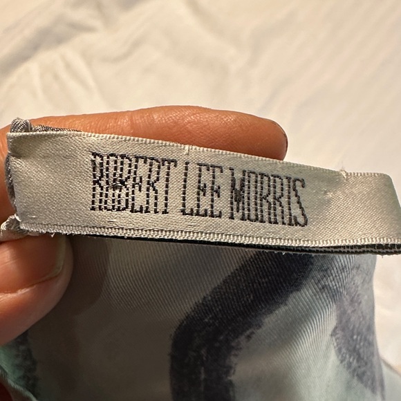 ROBERT LEE MORRIS 100% silk  Woman's Scarf in Cream, Brown & dark gray - Picture 8 of 12